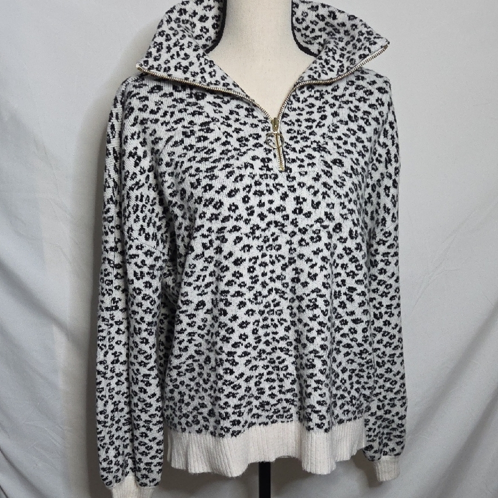 LOFT Black and White Animal Print‎ Women's Sweater Sz Med